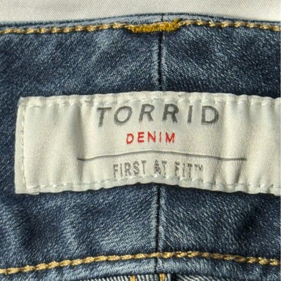Torrid High Rise jegging size 16S Blue Jeans with Stretch - Picture 9 of 13